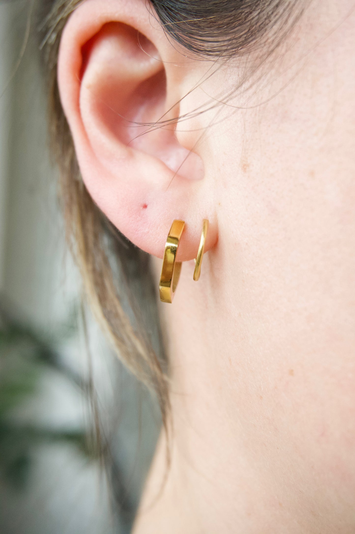 Hexagon Double Twist Hoop
