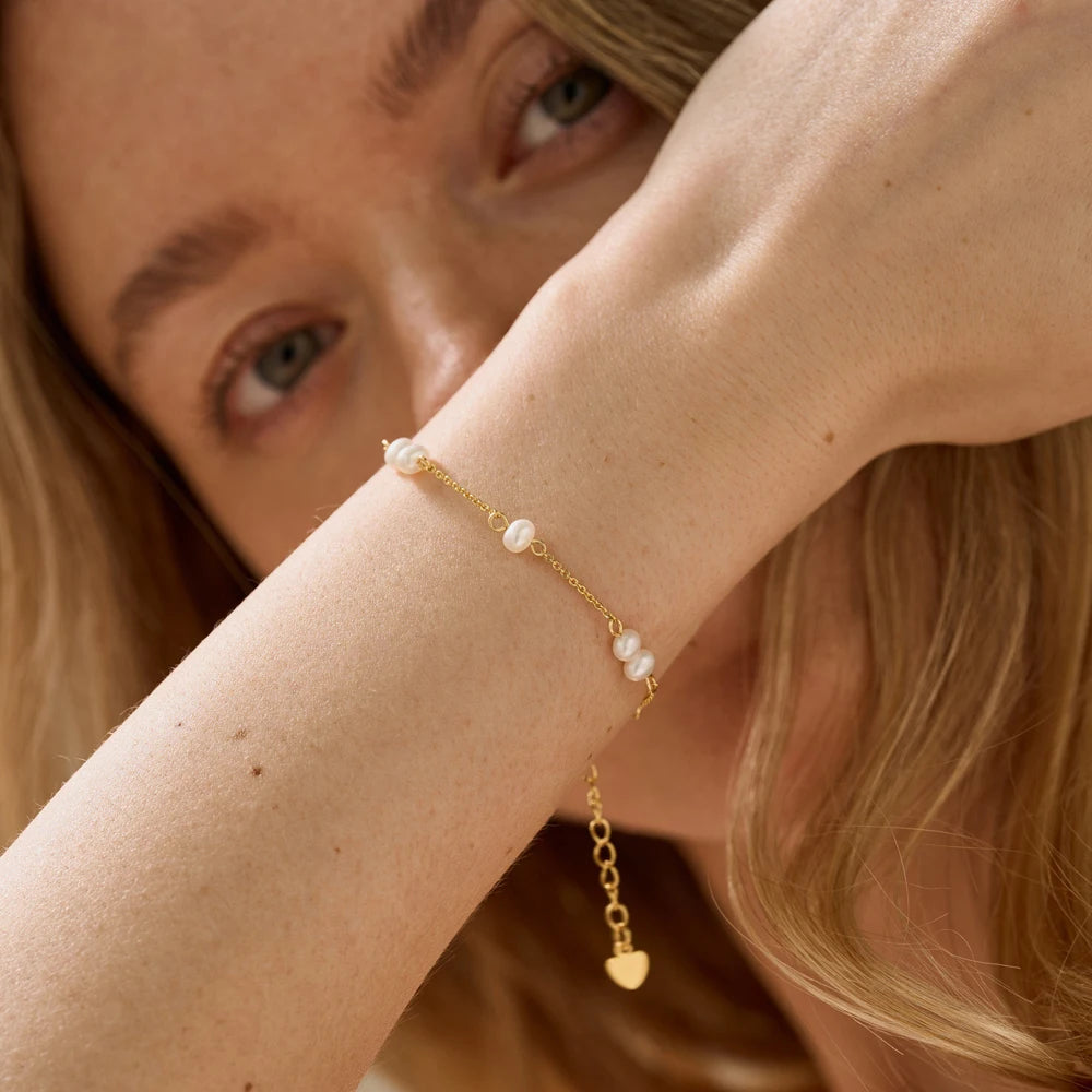 Gwen Pearl Bracelet