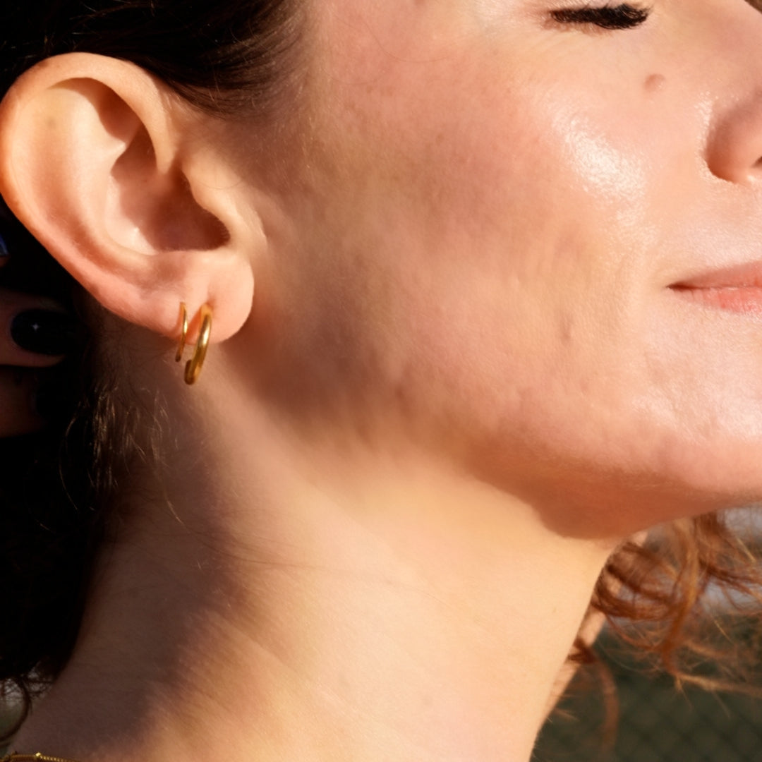 Solid Double Twist Hoop