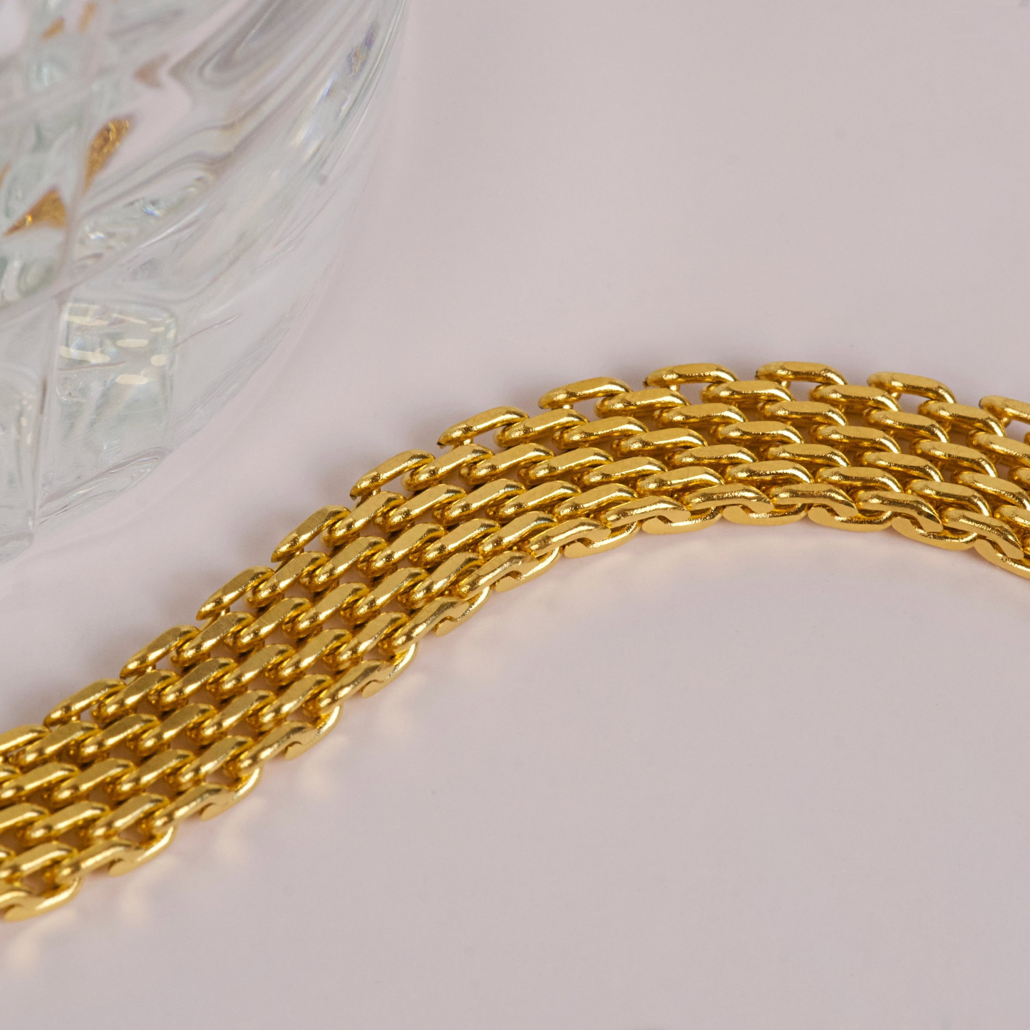 Charlotte Choker