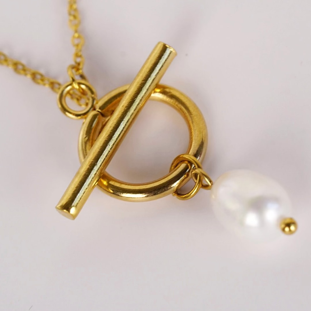 Drop Pearl Necklace