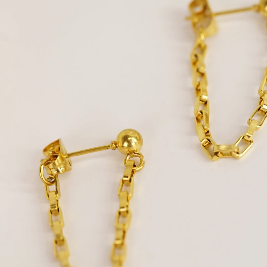 Linkback Earring Studs