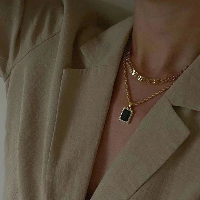Charlotte Choker