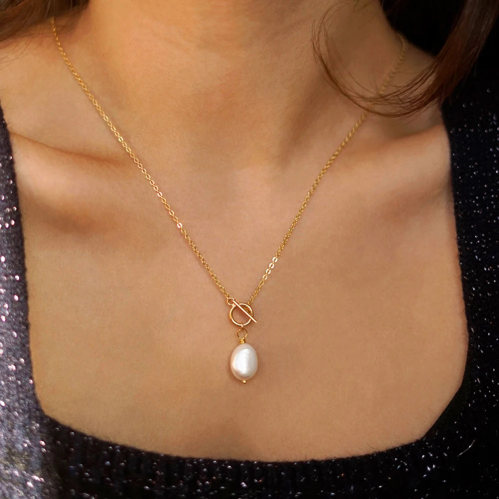 Drop Pearl Necklace
