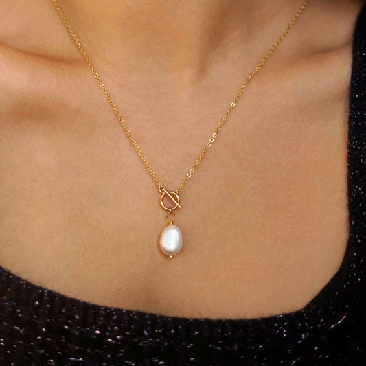 Drop Pearl Necklace